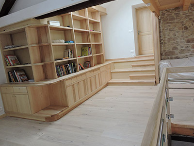 Aménagement bibliothèque et chambre en bois
